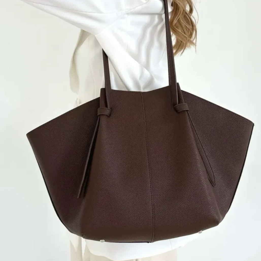 Premium vegane Ledertasche Damen 12L – stilvoll, geräumig und zeitlos