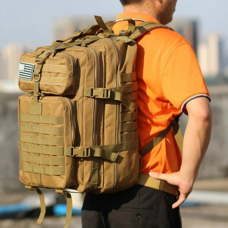 Robuster Notfallrucksack – 50L, wasserdicht & MOLLE-kompatibel