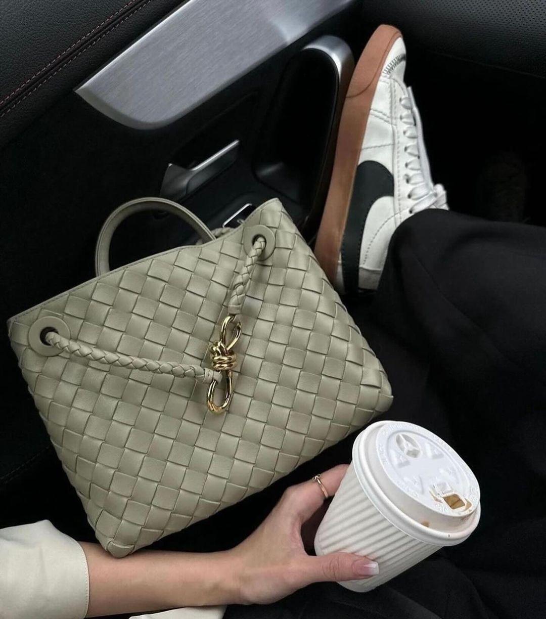 Gewebte Midi Handtasche – Handgemacht & Vielseitig Elegant