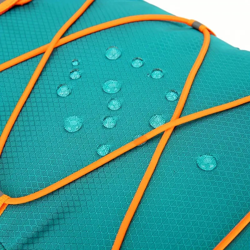 Wasserfester Fahrradrucksack mit Helmhalterung & Trinksystem