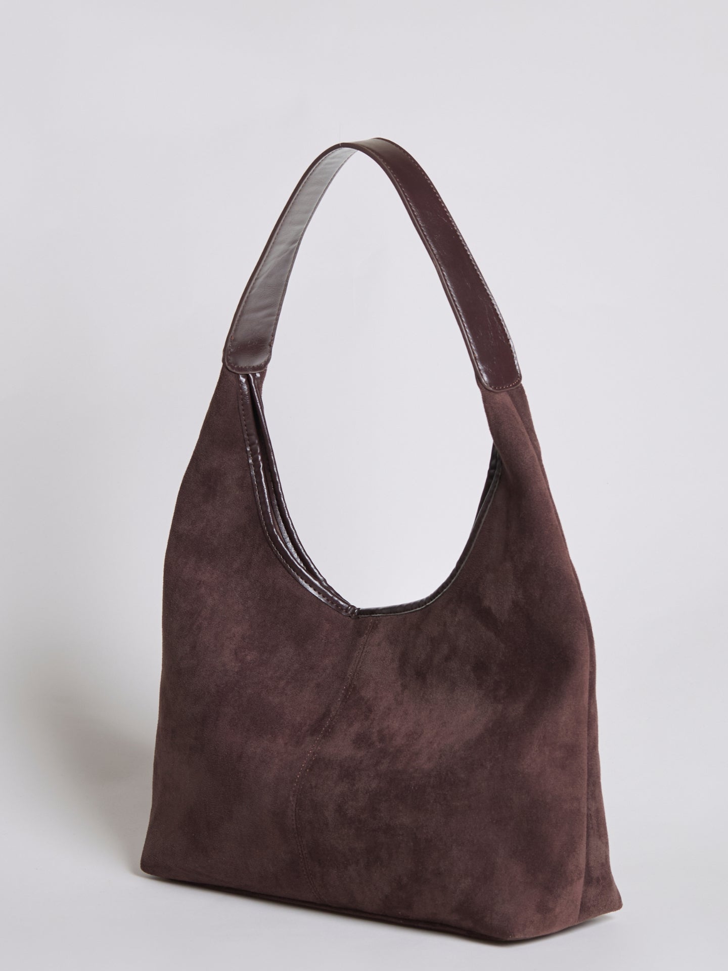 Halbrunde Tote aus Veganem Leder – Stilvoll, Praktisch & Nachhaltig