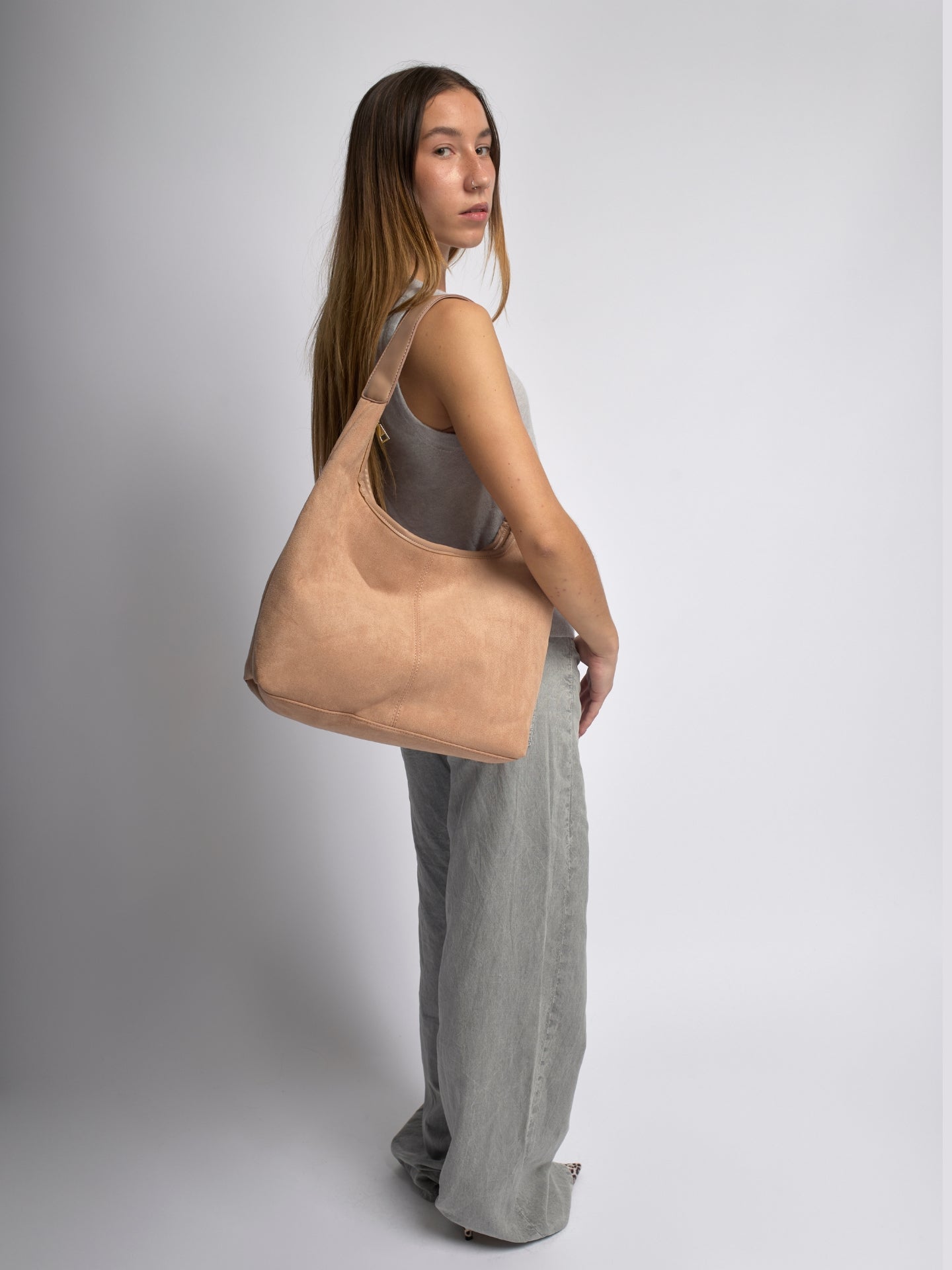 Halbrunde Tote aus Veganem Leder – Stilvoll, Praktisch & Nachhaltig