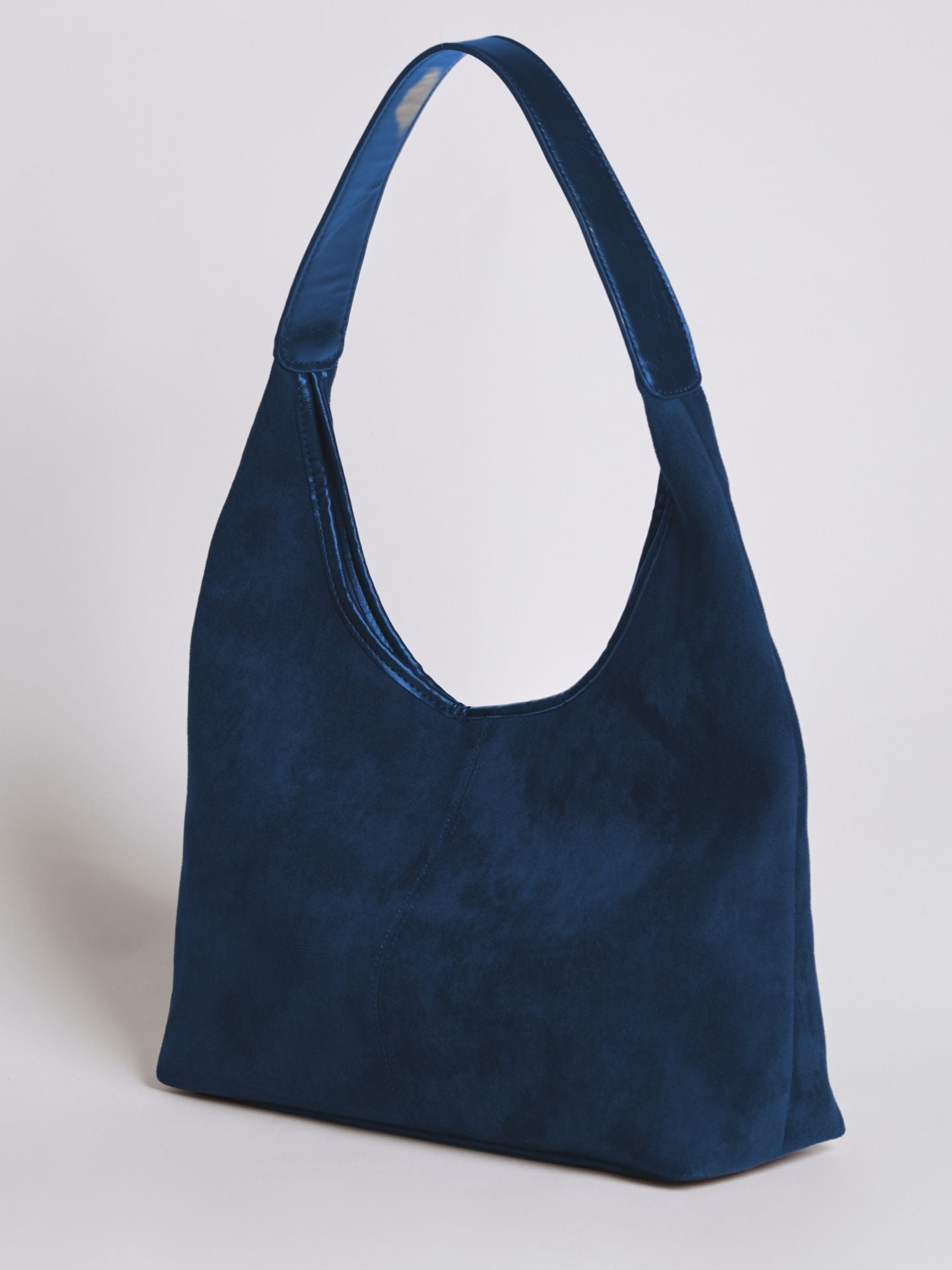 Halbrunde Tote aus Veganem Leder – Stilvoll, Praktisch & Nachhaltig
