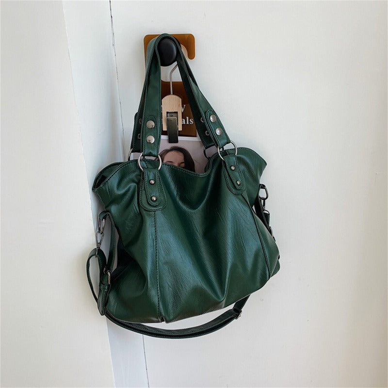 Vegan Schultertasche – Minimalistisch, Elegant & Alltagstauglich
