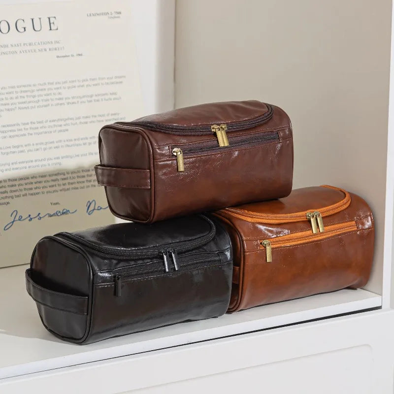 Kulturtasche Leder zum Aufhängen – groß & praktisch