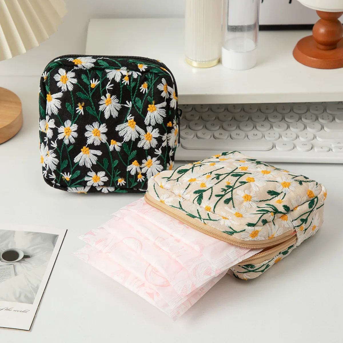 Kulturtasche mit Blumenstickerei – Canvas & Reißverschluss
