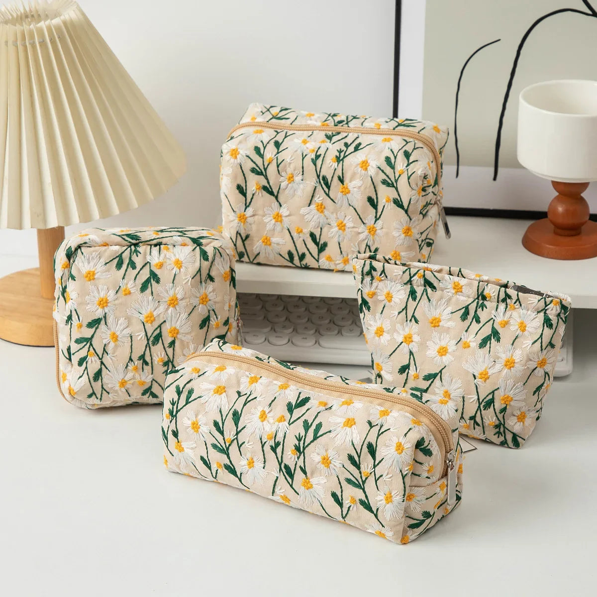 Kulturtasche mit Blumenstickerei – Canvas & Reißverschluss