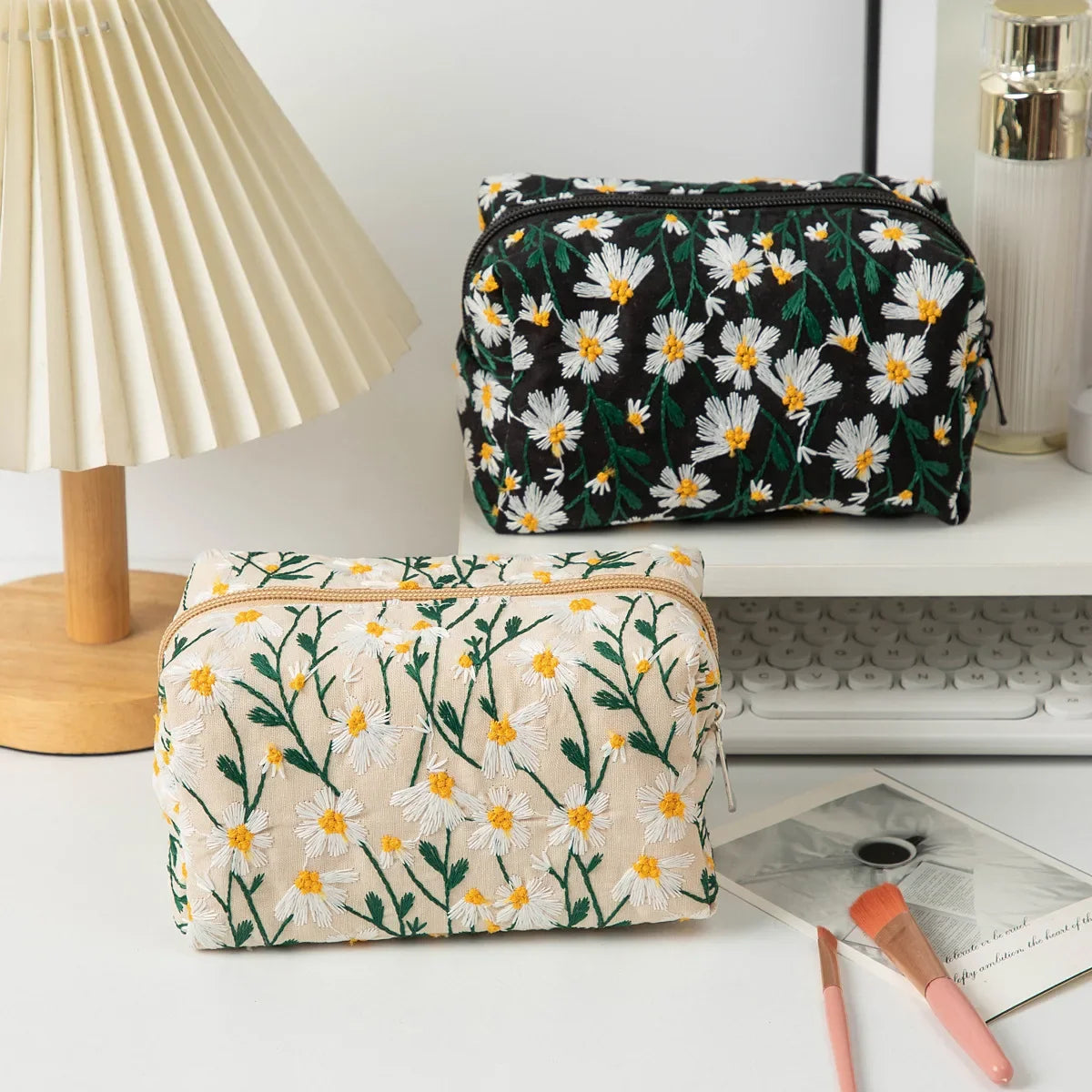 Kulturtasche mit Blumenstickerei – Canvas & Reißverschluss