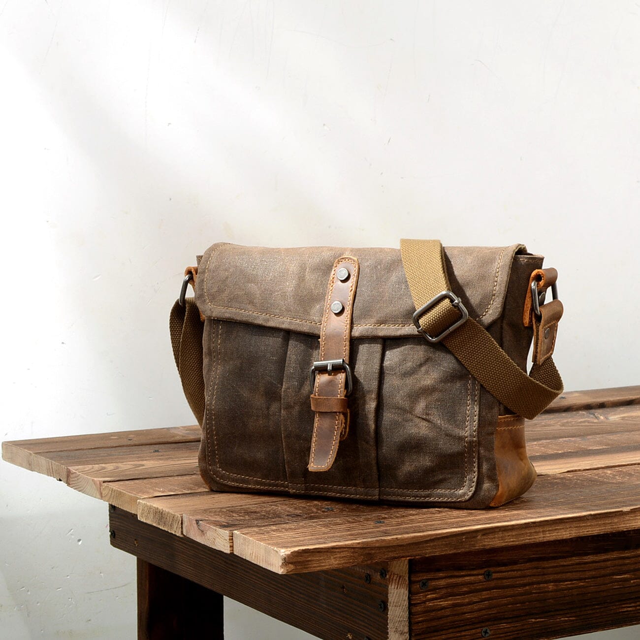 Vintage Messenger Bag – Gewachstes Canvas & Leder, Satchel 4L