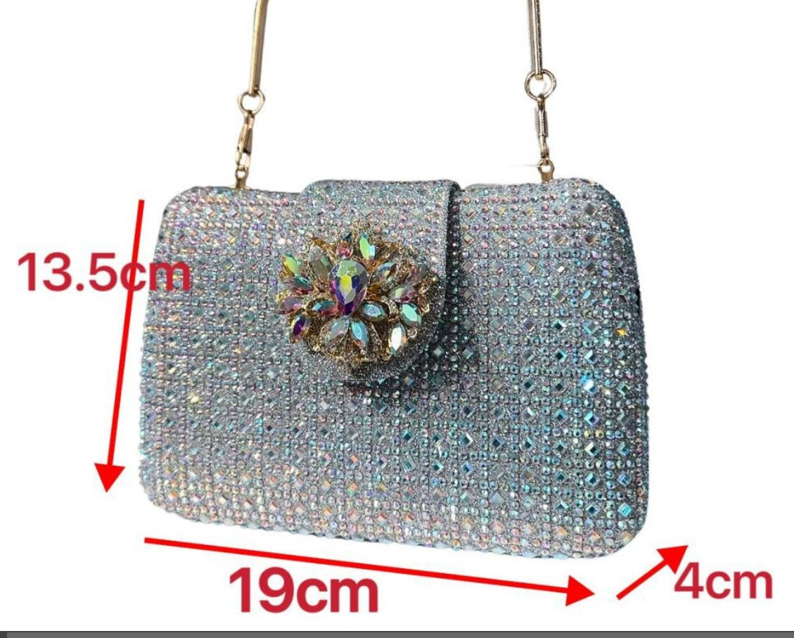 Handtasche Damen aus Leder – Elegant, zeitlos & funktional fürs Büro