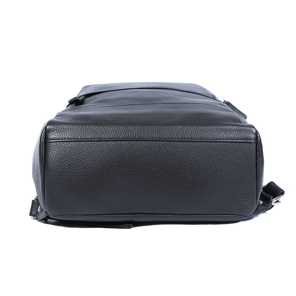 Schwarzer Leder Rucksack 16L Nocteris – Urban Backpack aus Echtleder